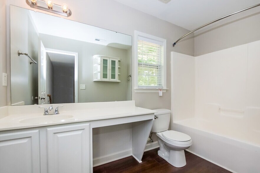 Building Photo - 4905 Stone Park Dr