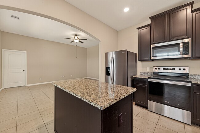 Building Photo - 21218 Echo Manor Dr