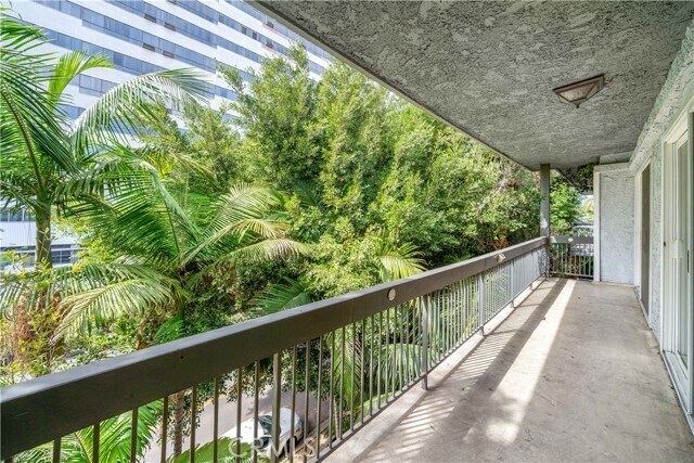 Building Photo - 1242 S Barrington Ave