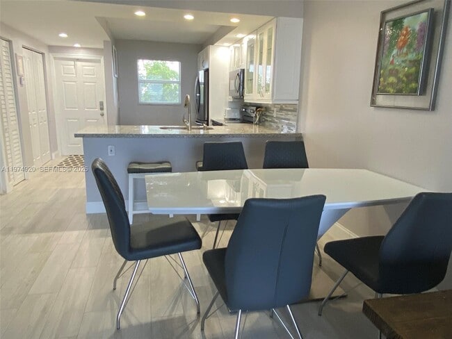 Building Photo - 2929 S Ocean Blvd