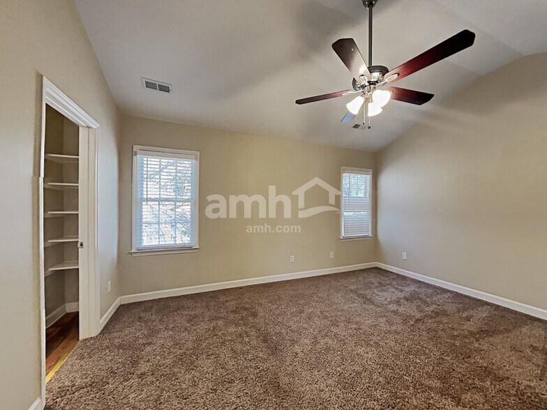 Building Photo - 809 Old Ash Ct