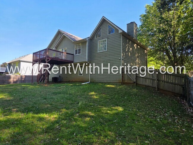 Building Photo - Amazing 3 Bedroom/ 2 Bath Home / Semi Finished Basement /  Exercise Room or Flex Room / Beautiful...