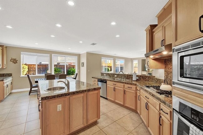 Building Photo - 107 Brighton Cir