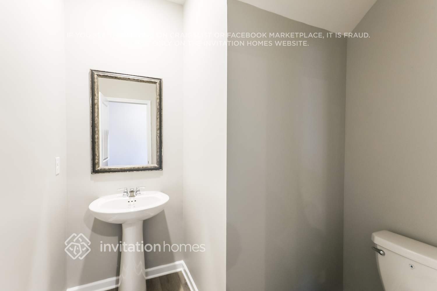 Building Photo - 537 Almere Dr