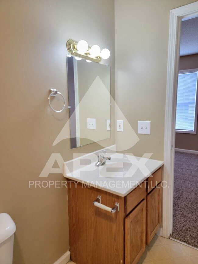 Building Photo - MOVE-IN SPECIAL, $1 RENT!! - 3 Bd | 2 Ba G...
