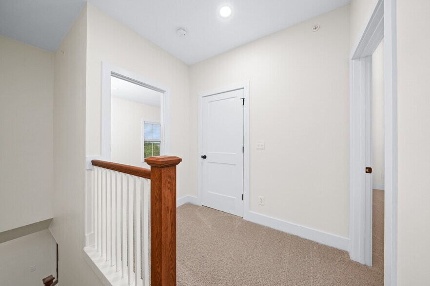 Building Photo - 1422 Spring Pointe Ln