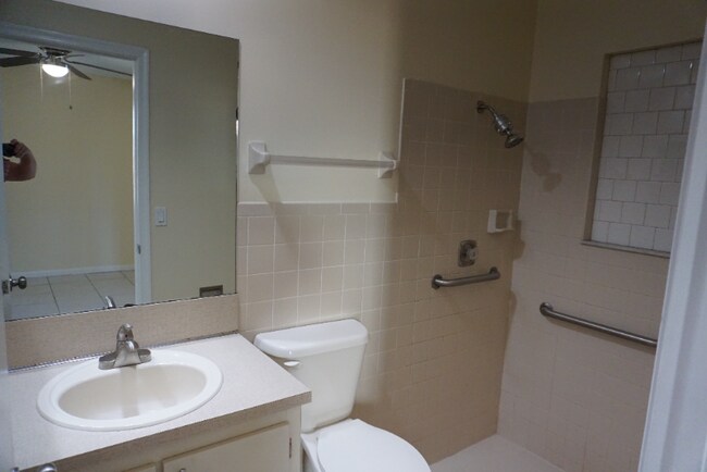 Building Photo - 8745 Satalite Terrace