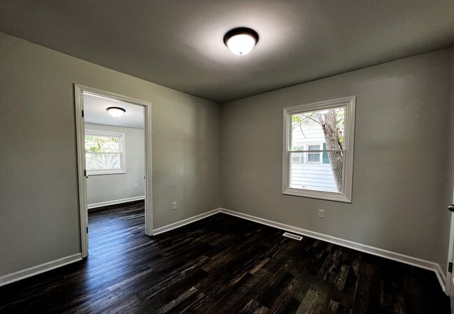Building Photo - Brand New High Point 2 Bed, 1 Bath with Bo...