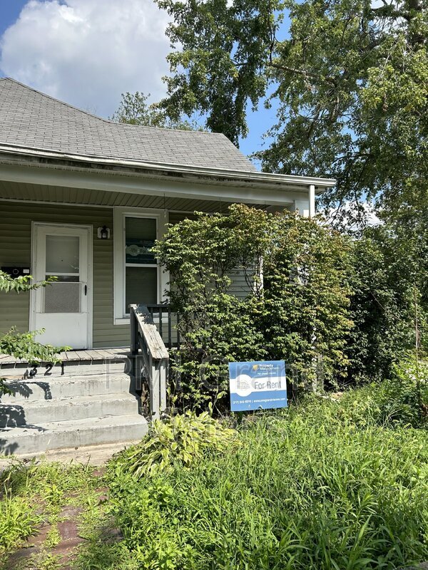 Building Photo - 321 A St