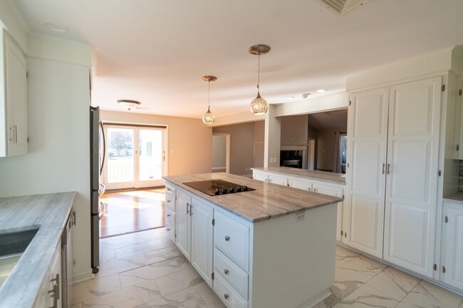 Building Photo - 363 Blackstrap Rd