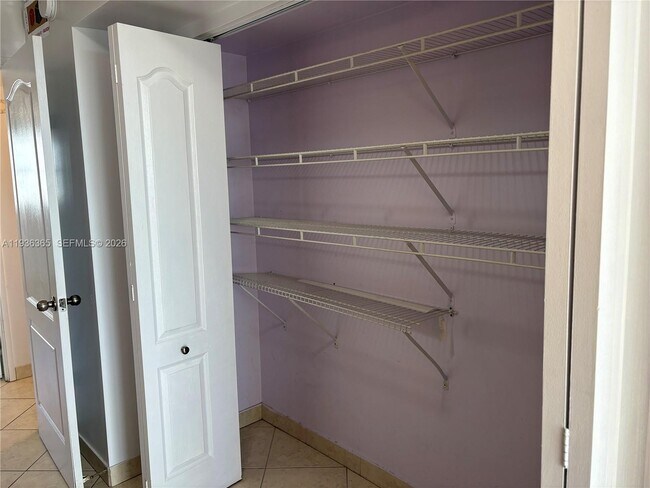 Building Photo - 1750 NE 191st St