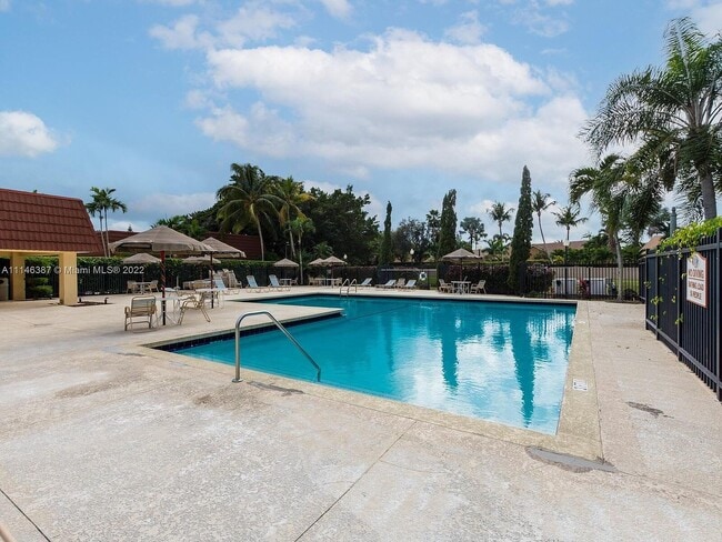 Community Pool - 9956 NW 6th Plz