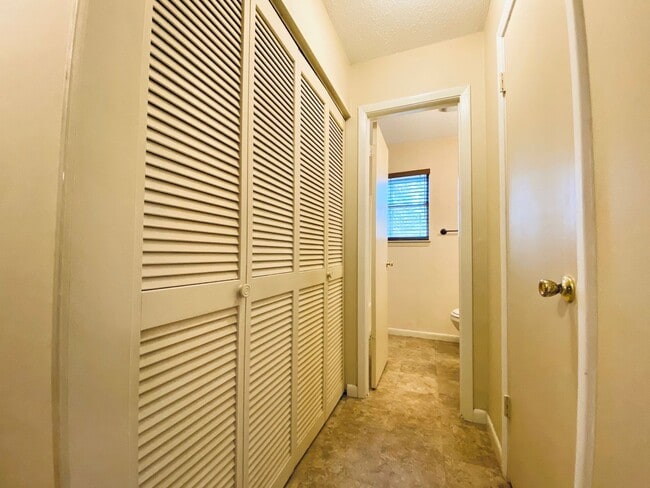 Building Photo - AVAILABLE NOW  [PET FRIENDLY]