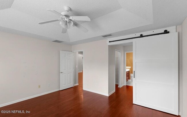 Building Photo - 1520 Summerdown Way
