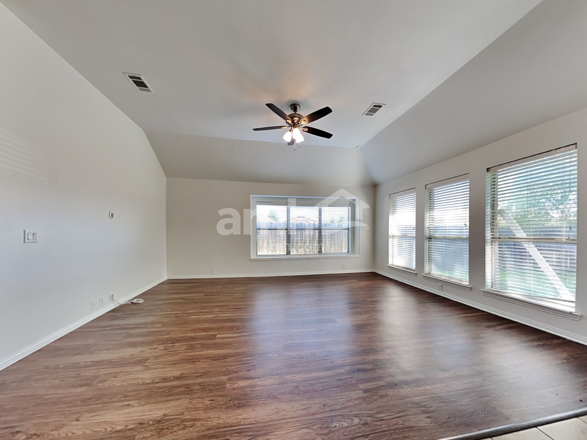 Building Photo - 820 Cheryl St