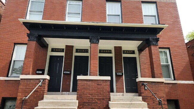Building Photo - Delightful 1-Bedroom Retreat in Lively St. Louis District – Alberta Street
