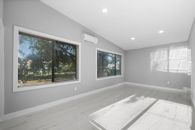 Building Photo - 1300 NW 90th St