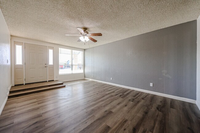 Building Photo - 408 W Oraibi Dr