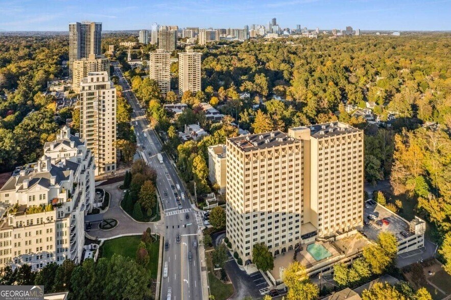 Building Photo - 2479 Peachtree Rd NE