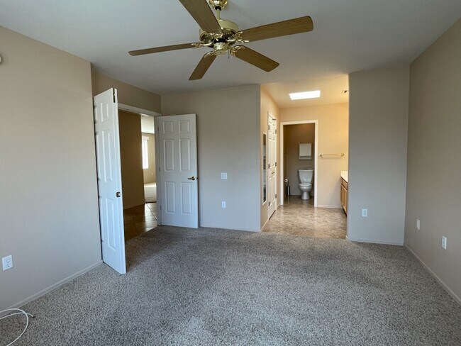 Building Photo - 159 N Cobalt Dr