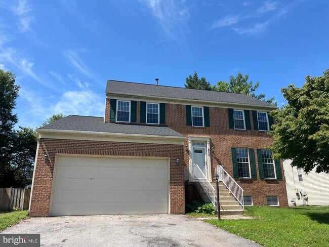 Building Photo - 905 Rosey Bill Dr