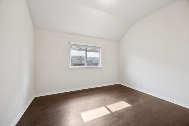 Building Photo - 2317 Houston Dr