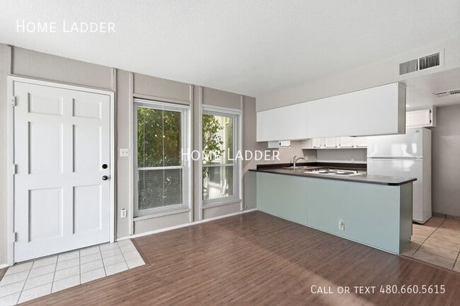 Building Photo - 3002 N 70th St