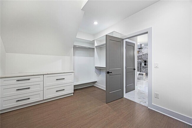 Building Photo - 83 Deer Cyn Dr