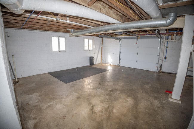 Building Photo - 5410 Simpson St