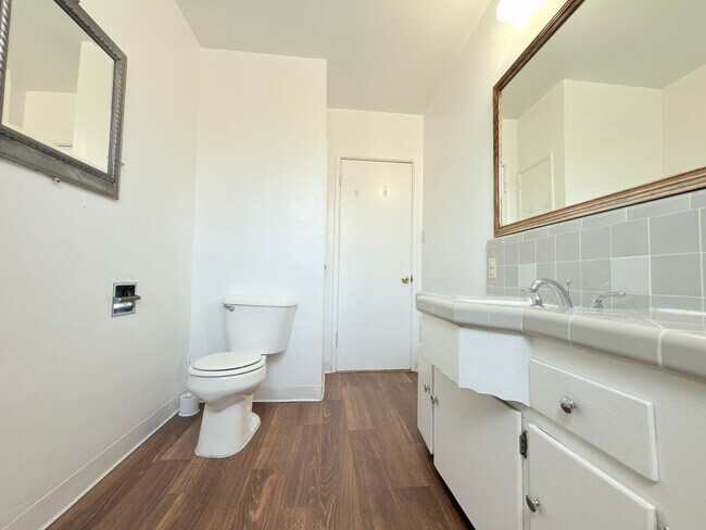 Building Photo - 4-Bedroom Home with Expansive Backyard in ...