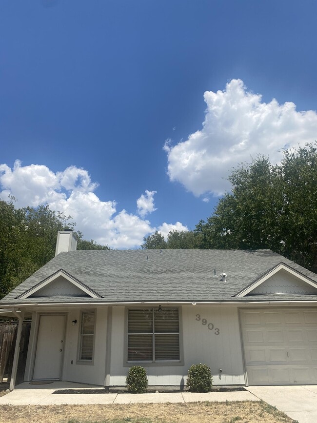 Building Photo - 3903 Trotwood Trail