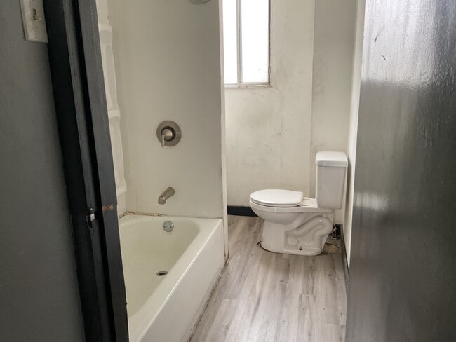 Building Photo - 3002 Garbett St