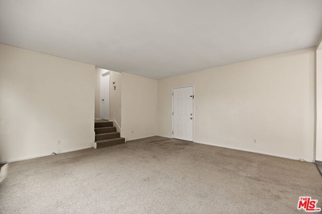 Building Photo - 161 W Channel Rd