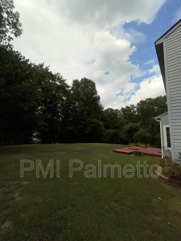 Building Photo - 116 S Mercer Dr