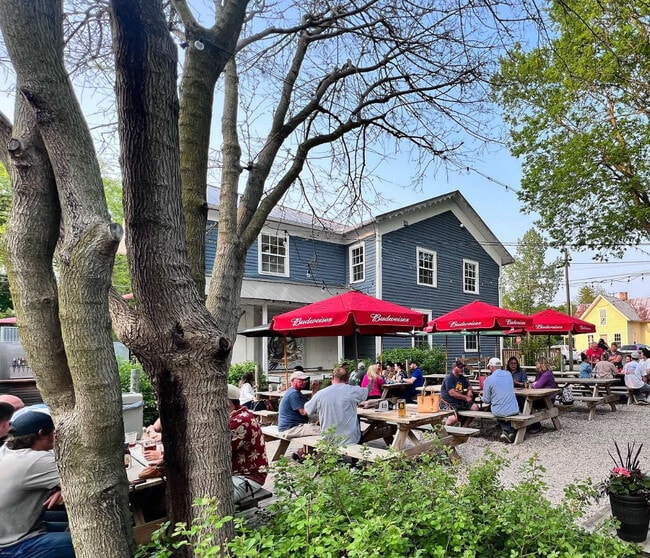 Building Photo - 4061 Main St