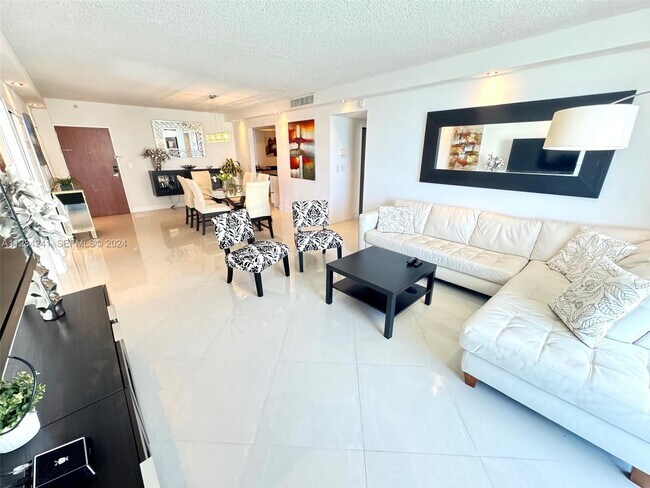 Building Photo - 3901 S Ocean Dr