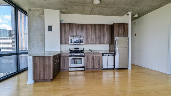 Building Photo - 235 W Van Buren St