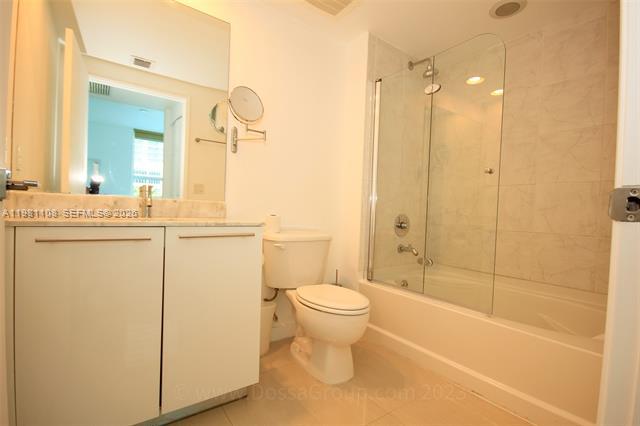 Building Photo - 950 Brickell Bay Dr