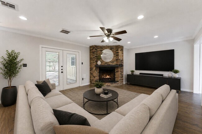 Building Photo - 614 Bendwood Dr