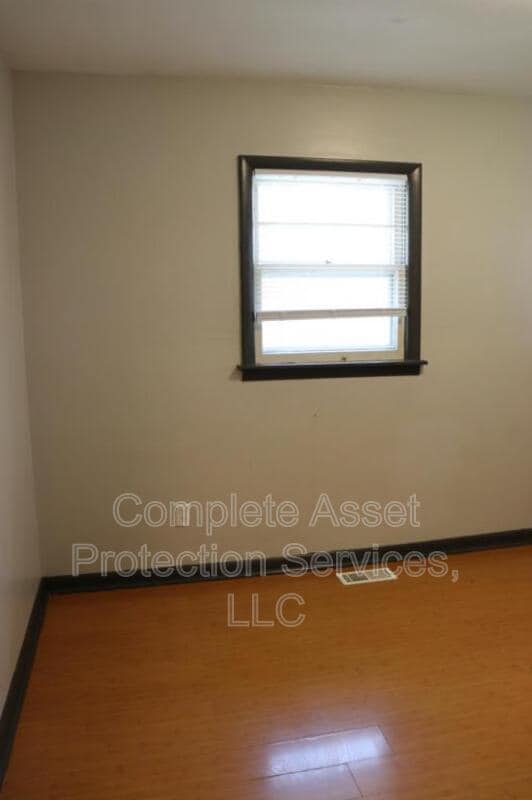 Building Photo - 7120 Catherine St