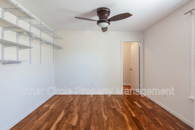 Building Photo - 512 Bluerock Dr