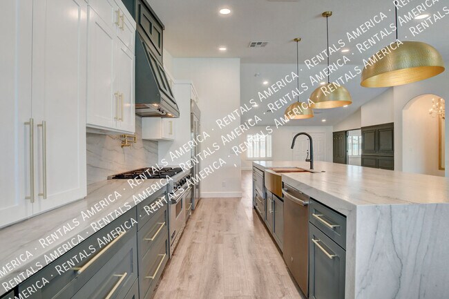 Building Photo - 6841 N Bienville St