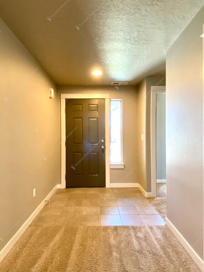 Building Photo - Charming 3-Bedroom, 2-Bath NW Redmond Home