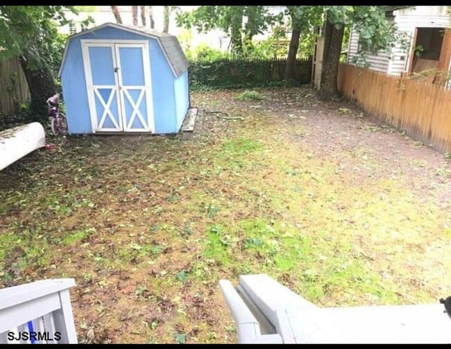 Building Photo - Charming 2 bedroom 1 bathroom, recently re...