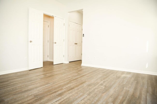 Building Photo - 851 Stratum Way SE