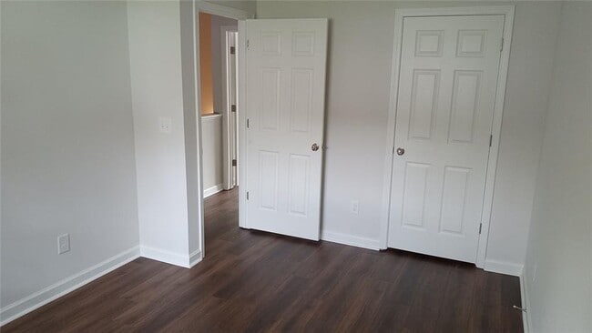 Building Photo - 2156 Park Terrace