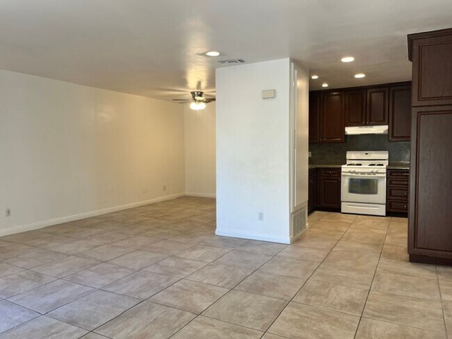 Building Photo - 2758 Bolker Dr
