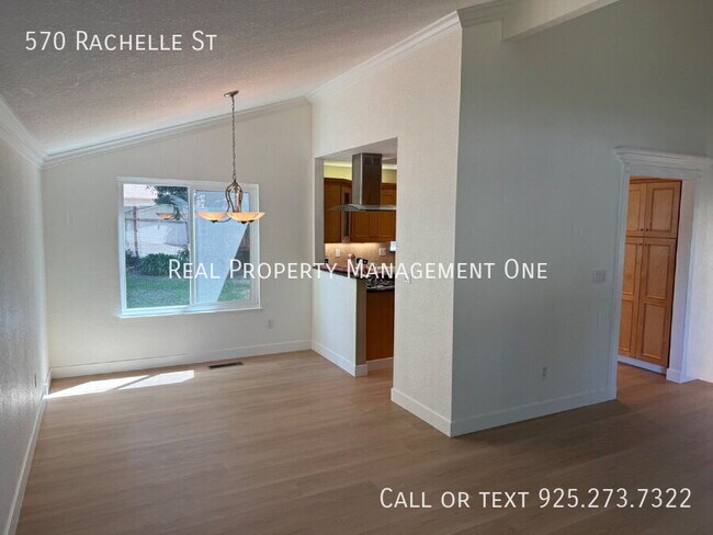 Building Photo - 570 Rachelle St