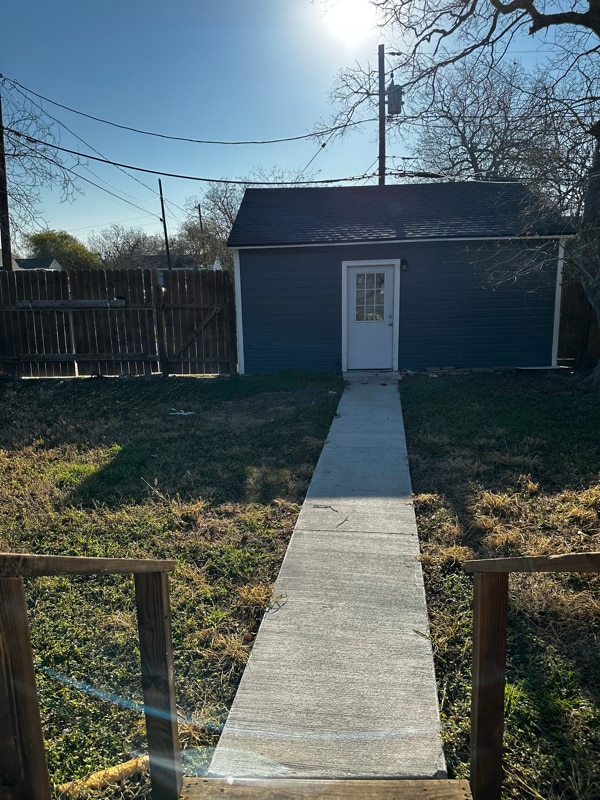 Building Photo - 548 Dixon Dr