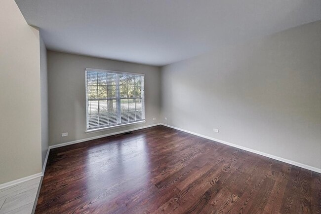 Building Photo - 926 S W Ave